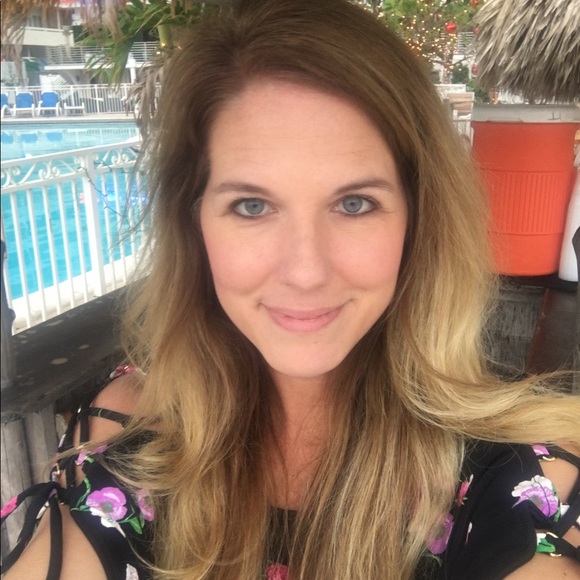 Meet your Posher, Karen - Picture 1 of 1